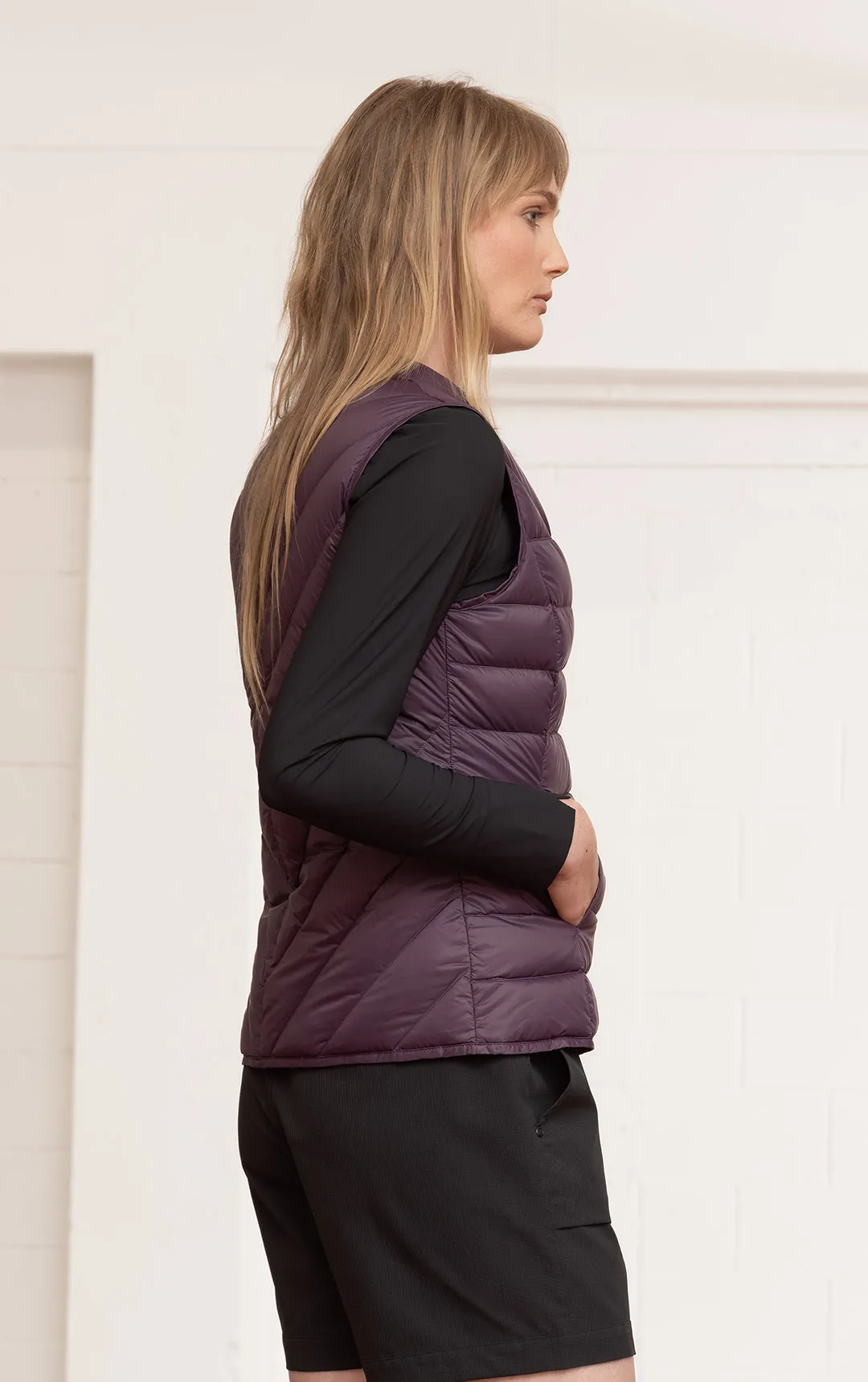 ESSENTIAL LIGHTWEIGHT DOWN VEST