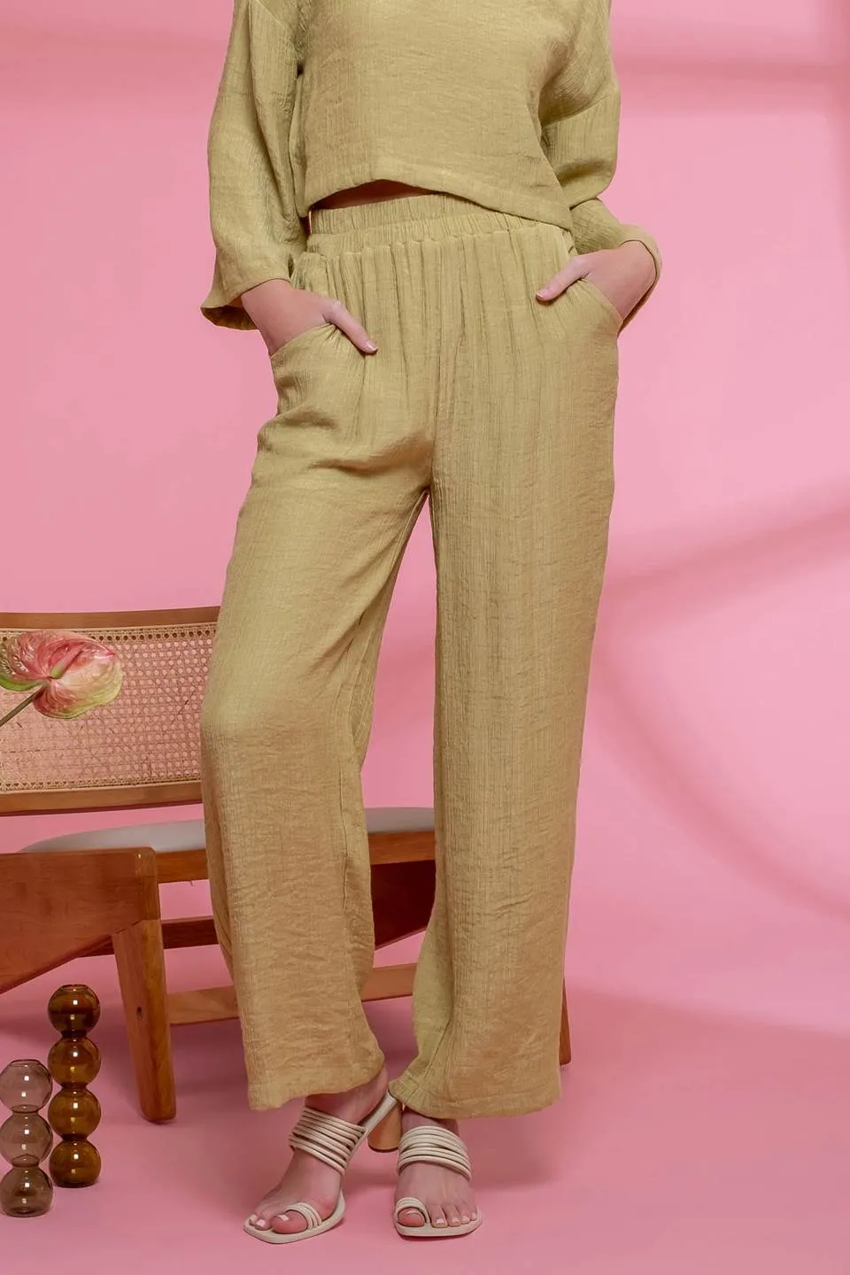 LIGHTWEIGHT HIGH RISE PANTS