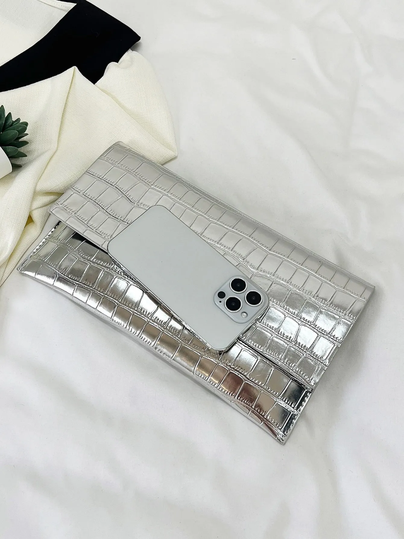 Minimalist Croc Embossed Envelope Bag Silver Metal Decor Clutch Bag